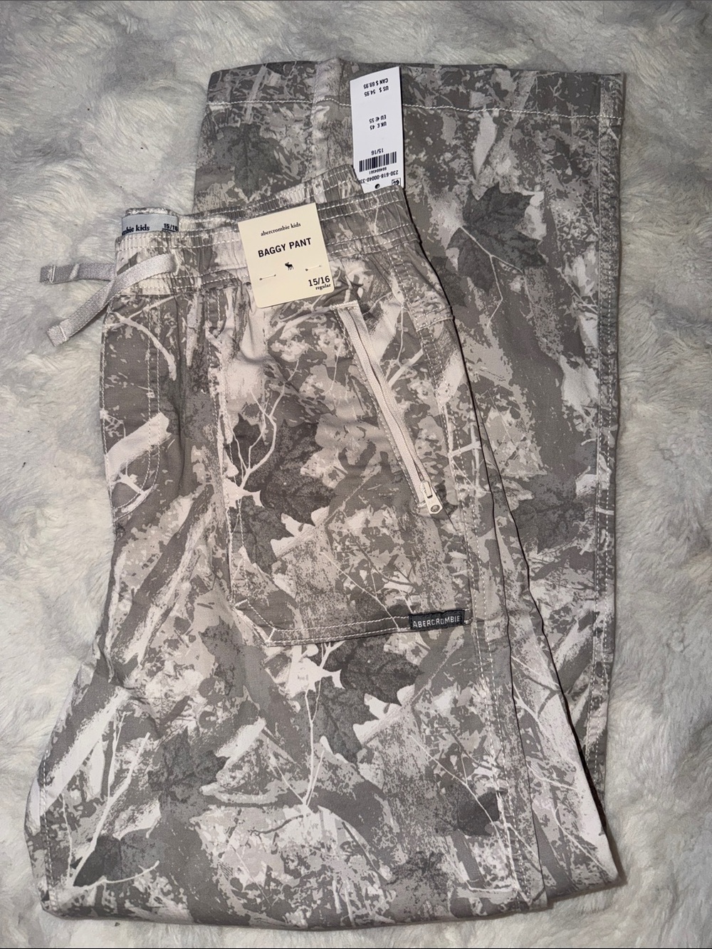 Abercrombie & Fitch Gray and White Camo Baggy Cargo Pants - Kids